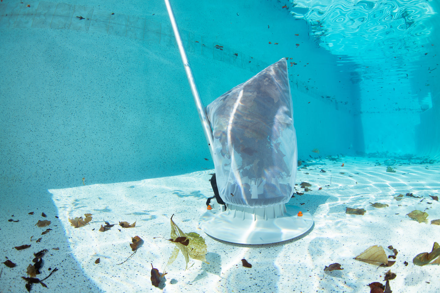 RACCOGLI FOGLIE A BATTERIA PER PISCINE